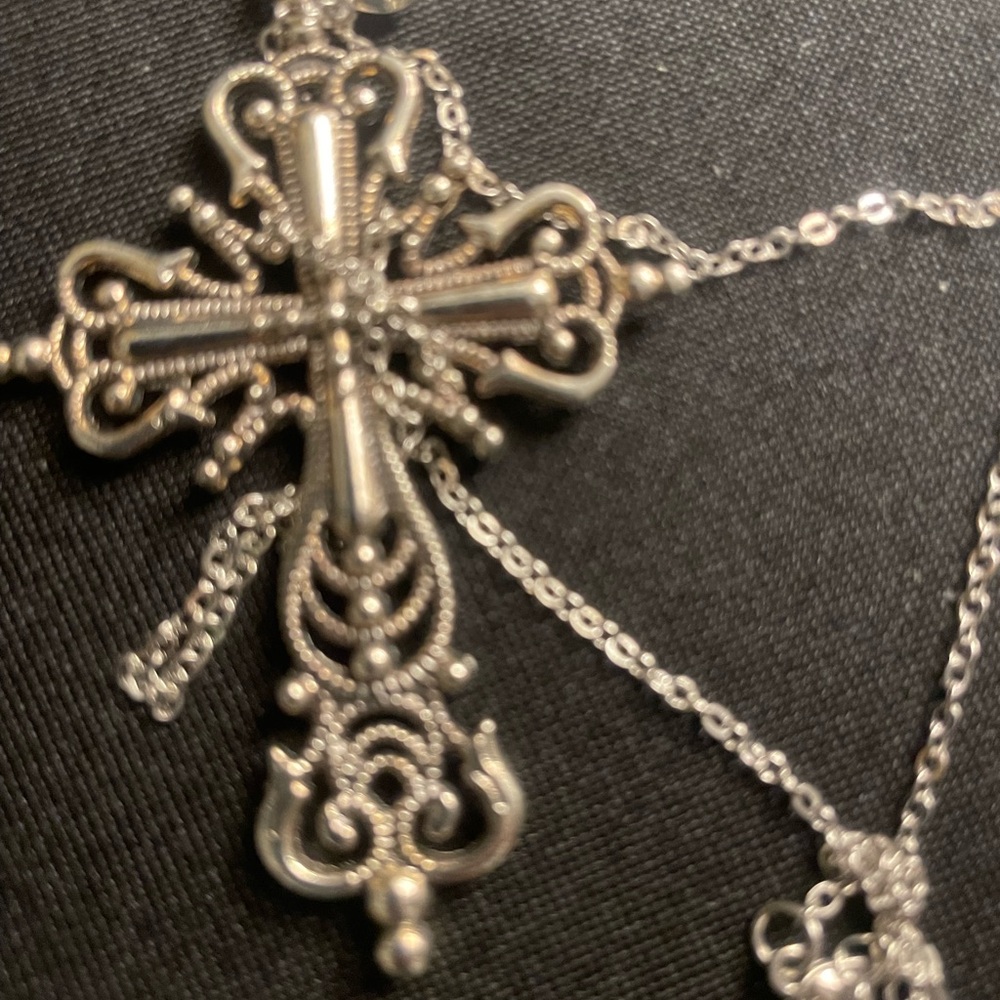 Elegant Silver Cross Pendant Necklace